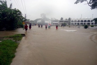 Несмотря на наводнение, на Фиджи все как обычно, уверяют власти