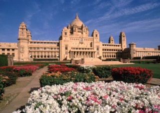 Самые интересные дворцы для по-истине королевского отдыха в Индии