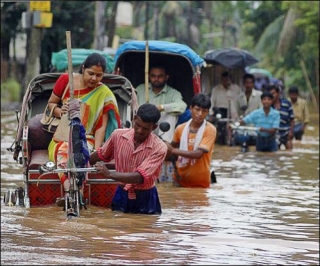 Наводнение в Индии: миллионы беженцев, сотни затопленных городов и деревень