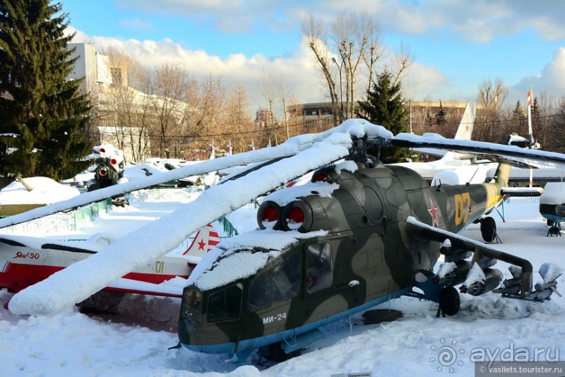 Альбом отзыва "100-летию Красной армии посвящается"