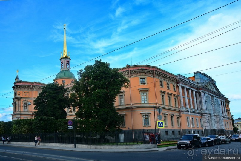 Альбом отзыва "Выборг в «лесах», а Питер в мостах"