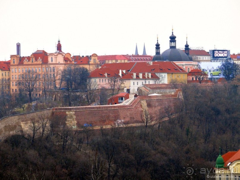 Альбом отзыва "Zlata Praha: желто-красные зарисовки"