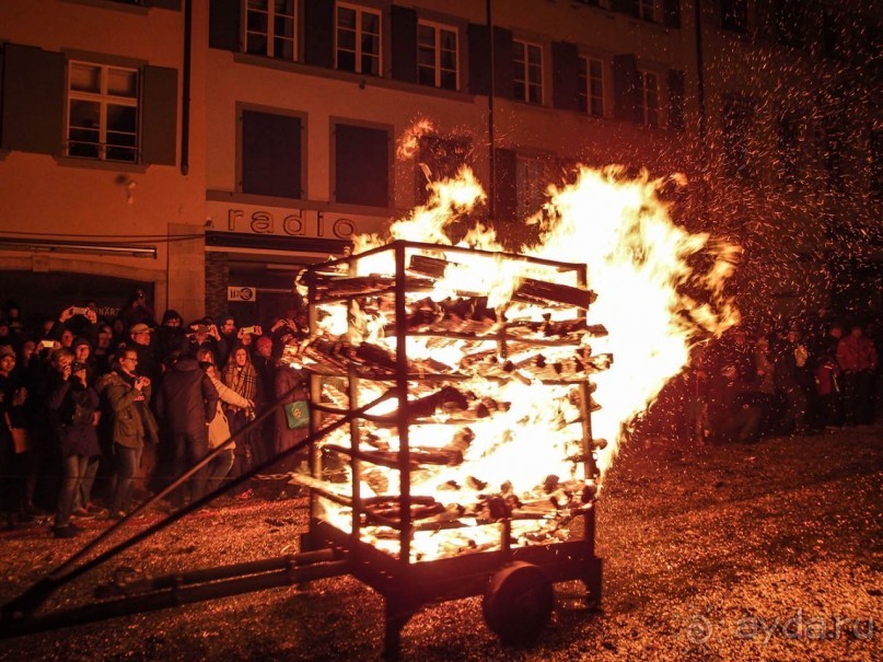 Альбом отзыва "Листаль зажигает"