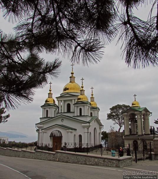 Альбом отзыва "Красивый храм с отличной панорамой Крыма"