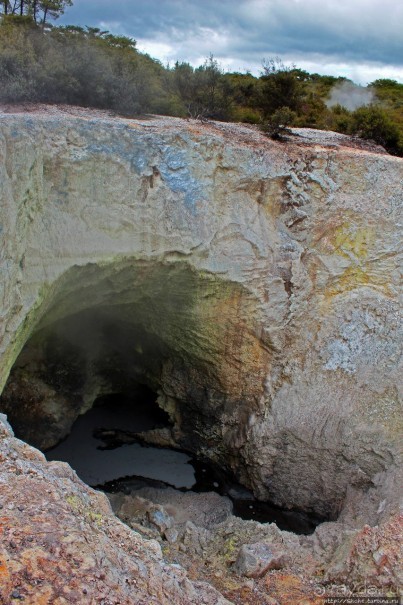 Альбом отзыва ""Священные воды" Wai O Tapu"