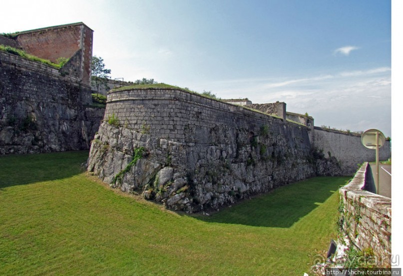 Альбом отзыва "Поднимемся на цитадель (La Citadelle) Безансона"