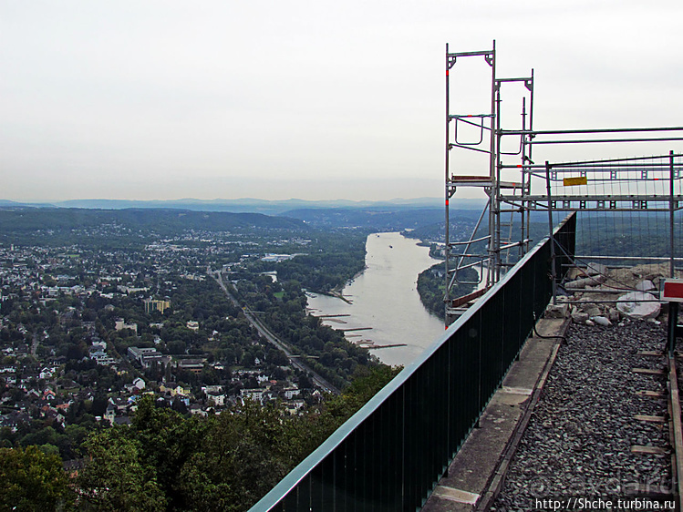 Альбом отзыва "На фуникулере на гору Дракона — Драхенфельс (Drachenfels)"