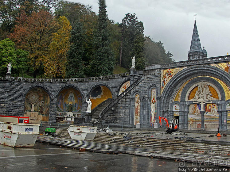 Альбом отзыва "Базилика Богоматери Розария в Лурде (нижняя)"