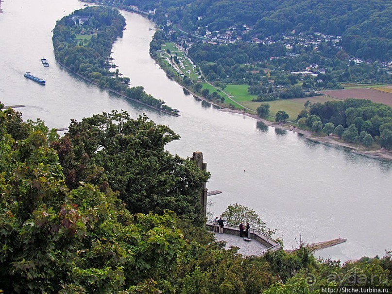 Альбом отзыва "Руины замка Драхенфельс на вершине Скалы Дракона Drachenfels"