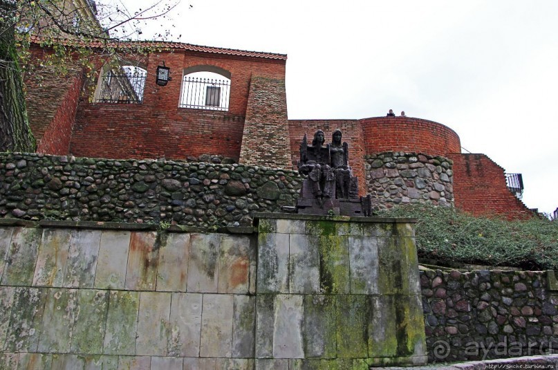 Альбом отзыва "Варшавский Барбакан — и история, и искусство"