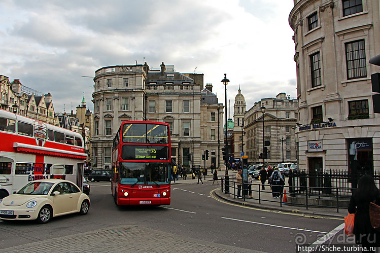 Альбом отзыва "Charing Cross — официальный центр Лондона"