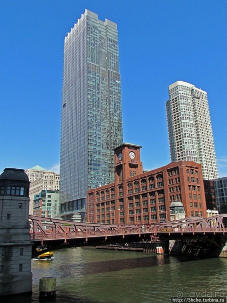 Альбом отзыва "Прогулка вдоль реки в джунглях...бетонных. Chicago Riverwalk"