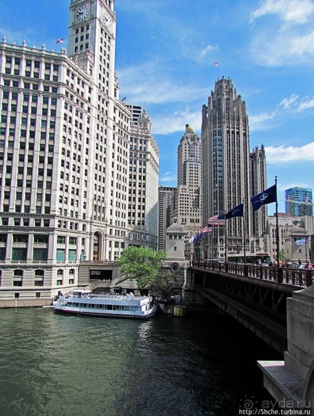 Альбом отзыва "Прогулка вдоль реки в джунглях...бетонных. Chicago Riverwalk"