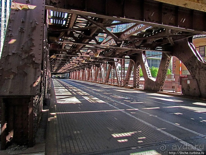 Альбом отзыва "Прогулка вдоль реки в джунглях...бетонных. Chicago Riverwalk"