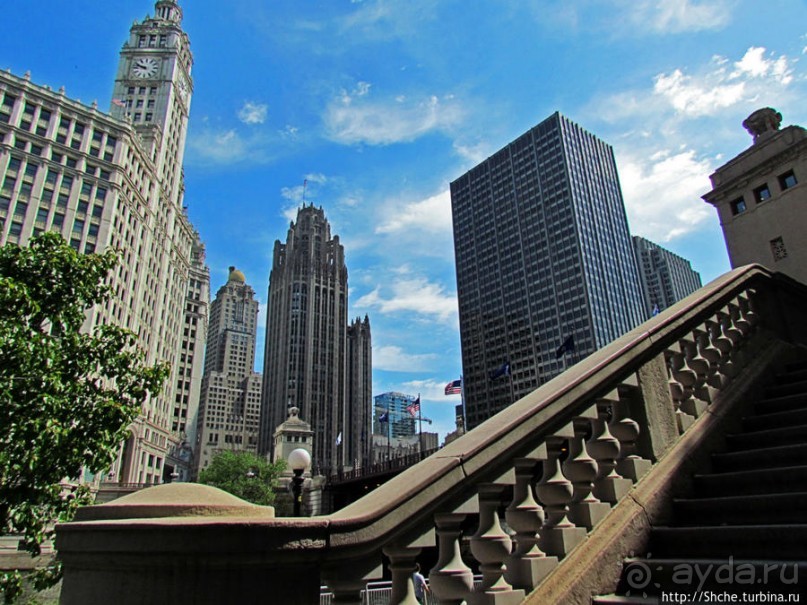 Альбом отзыва "Прогулка вдоль реки в джунглях...бетонных. Chicago Riverwalk"