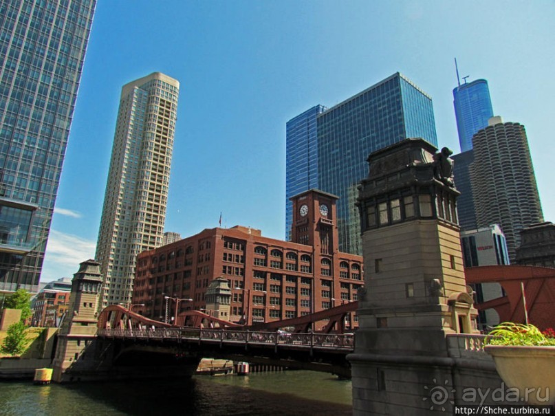 Альбом отзыва "Прогулка вдоль реки в джунглях...бетонных. Chicago Riverwalk"