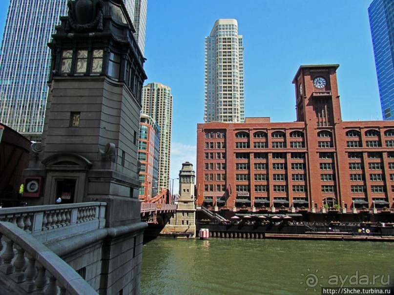 Альбом отзыва "Прогулка вдоль реки в джунглях...бетонных. Chicago Riverwalk"