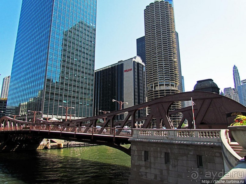 Альбом отзыва "Прогулка вдоль реки в джунглях...бетонных. Chicago Riverwalk"