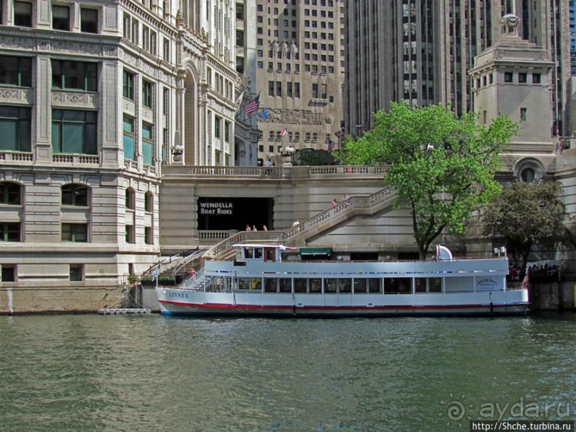 Альбом отзыва "Прогулка вдоль реки в джунглях...бетонных. Chicago Riverwalk"