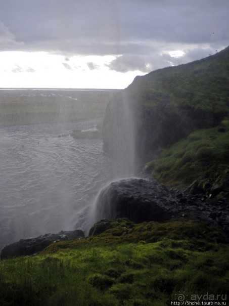 Альбом отзыва "Водопад Seljalandsfoss - пройтись под струей"