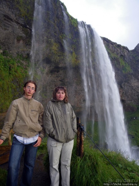 Альбом отзыва "Водопад Seljalandsfoss - пройтись под струей"