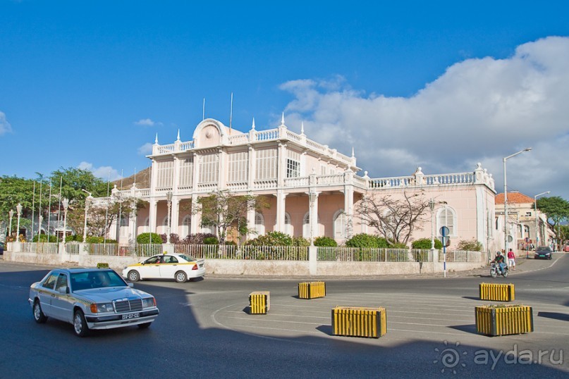 Альбом отзыва "Остров São Vicente, город Mindelo, Cape Verde (2/4)"