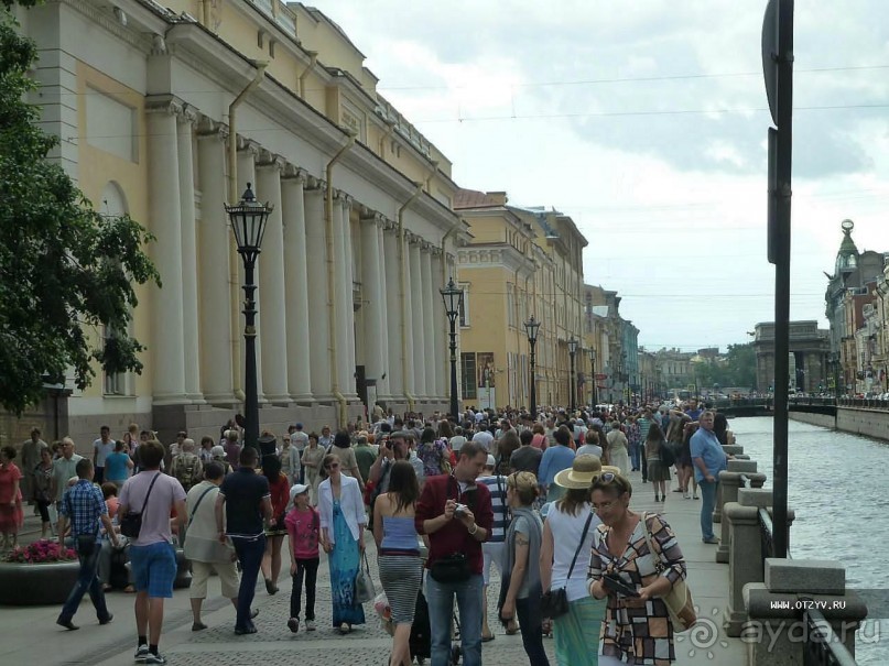 Альбом отзыва "Как летом  осмотреть Петербург с земли, воды и воздуха. Советы самостоятельным туристам."