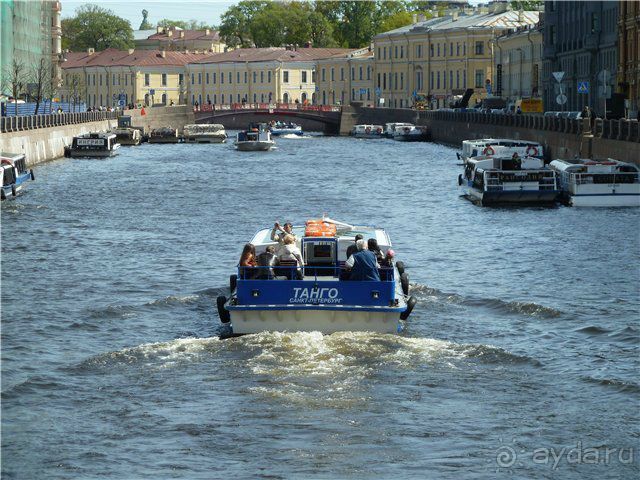 Альбом отзыва "Как летом  осмотреть Петербург с земли, воды и воздуха. Советы самостоятельным туристам."