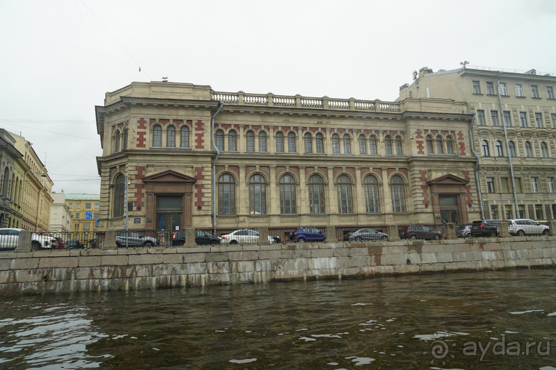 Альбом истории "Санкт-Петербург, Россия. От «Авроры» назад по Фонтанке."