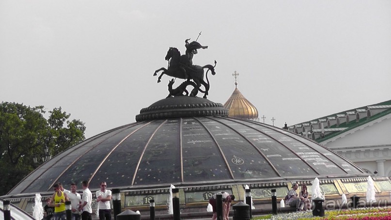 Альбом отзыва "Москва-всё в этом слове! Часть I - Арбат, Бородинская панорама, Храм Спасителя, Кремль и Кр.площадь"