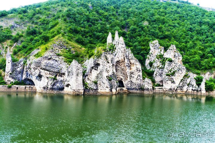 Альбом отзыва "Болгария. Совместим ли отдых с кириллицей?"