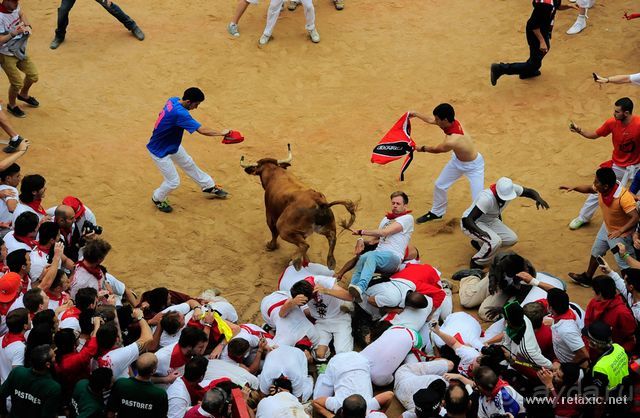 Альбом отзыва "Энсьерро — адреналиновое безумство (Pamplona, Spain)"