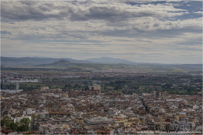 Альбом отзыва "Гранада без туристов (Granada, Spain)"