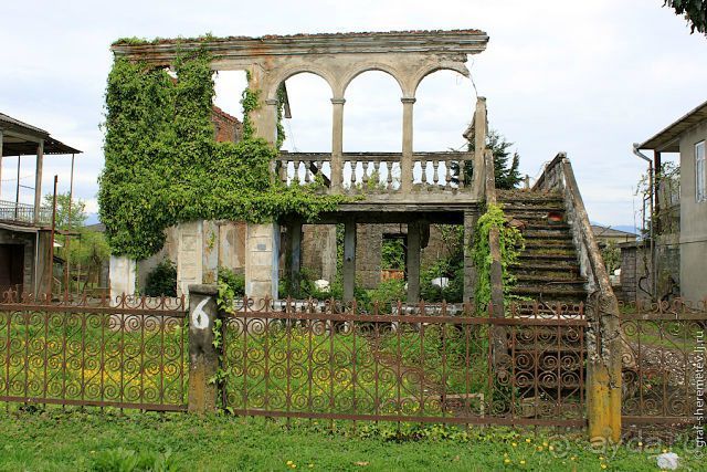 Очамчири брошенный город фото