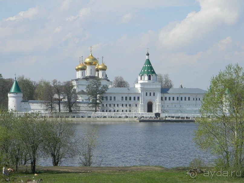 Альбом отзыва "На автомобиле по Золотому кольцу.  Ярославль-Кострома. Часть 2 - Кострома."