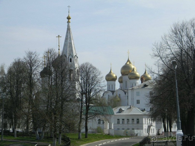 Альбом отзыва "На автомобиле по Золотому кольцу.  Ярославль-Кострома. Часть 1-Ярославль."