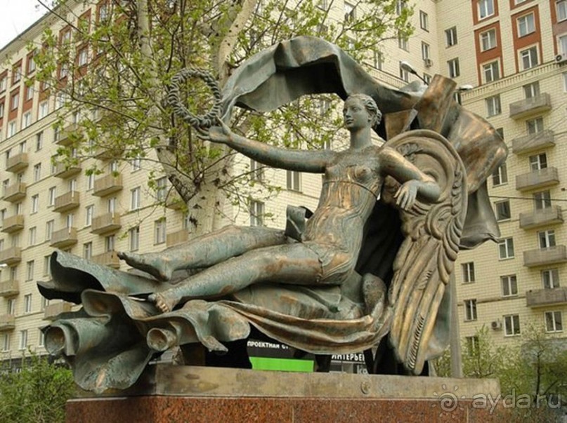 Необычные памятники в москве фото и адреса