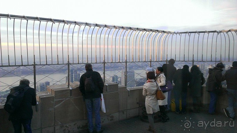 Альбом отзыва "Небоскребы Top of the Rock и Empire State Building, а также Times Square И другие мелочи"