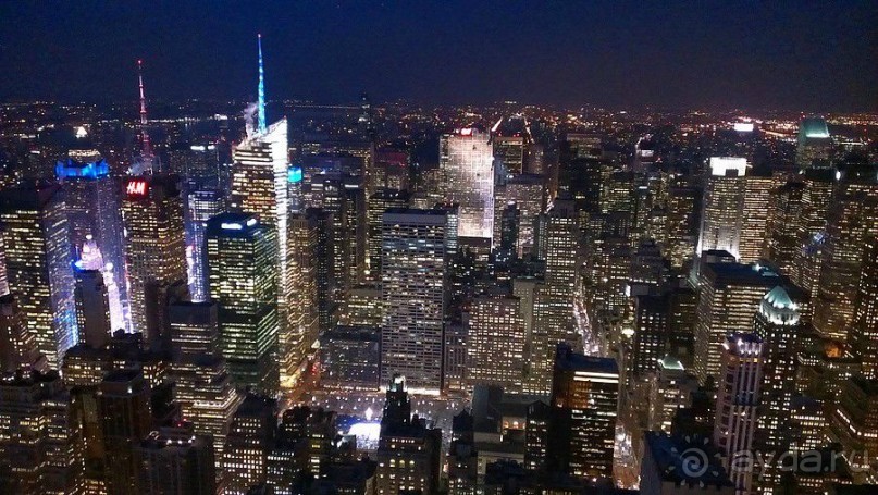 Альбом отзыва "Небоскребы Top of the Rock и Empire State Building, а также Times Square И другие мелочи"