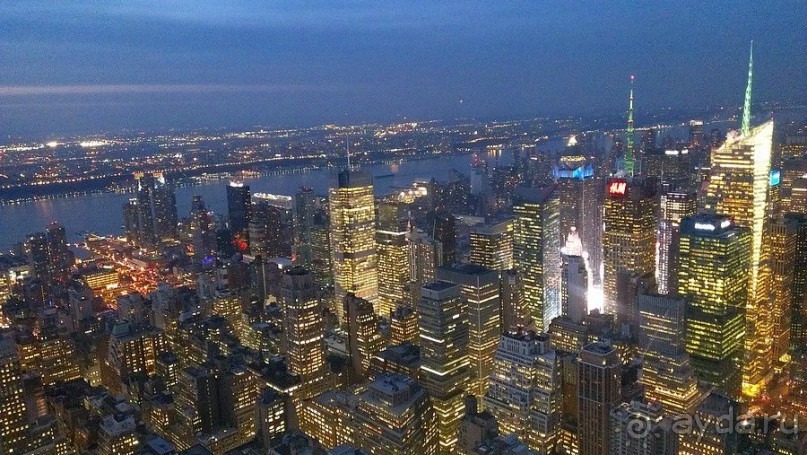 Альбом отзыва "Небоскребы Top of the Rock и Empire State Building, а также Times Square И другие мелочи"