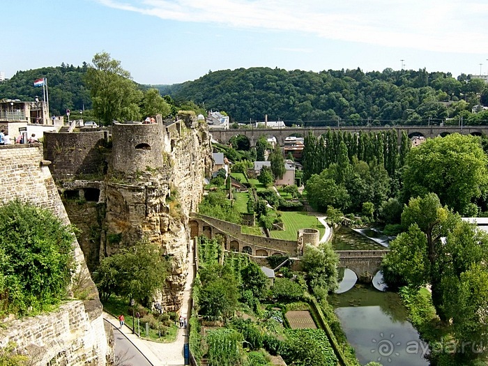 Старинные казематы в люксембурге фото