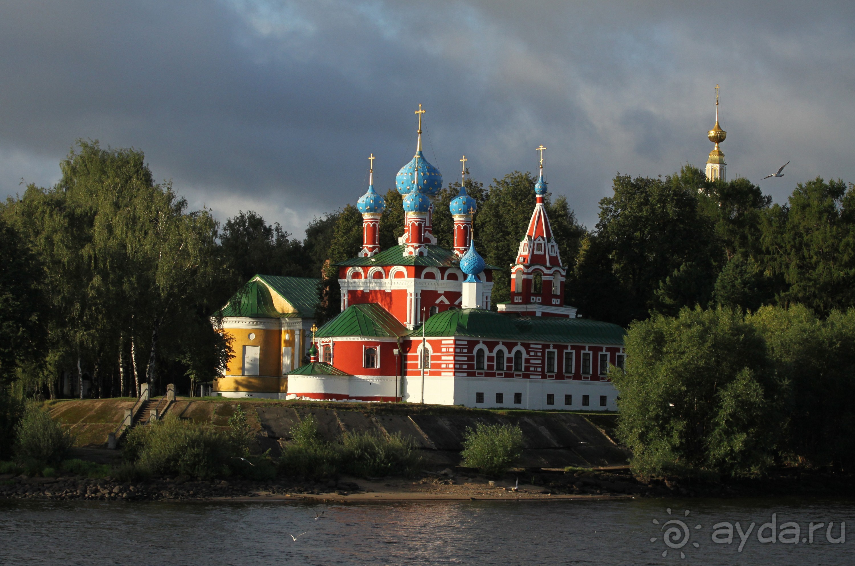 Древний кремль в угличе фото